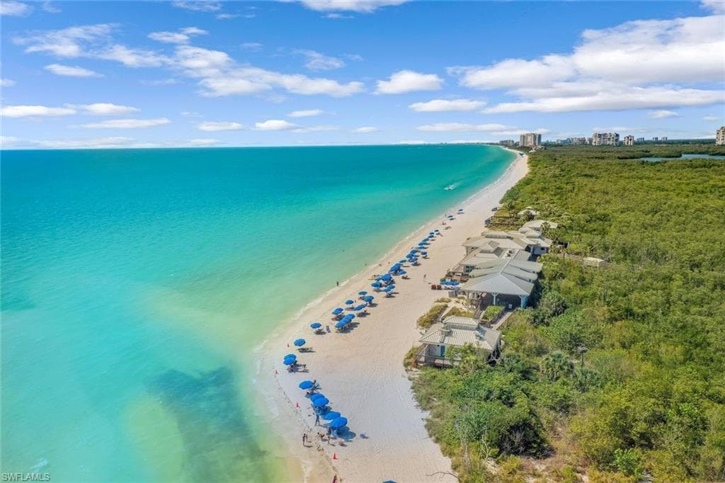 5817 Glencove DR 402 NAPLES, FL 34108