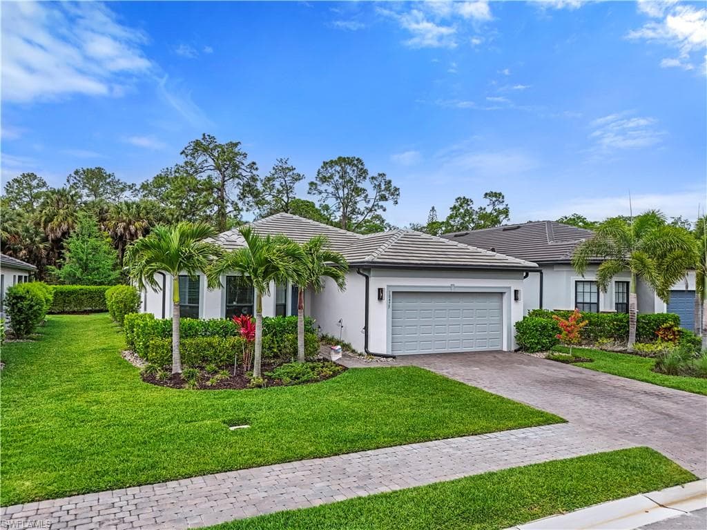 10475 Ventana LN NAPLES, FL 34120