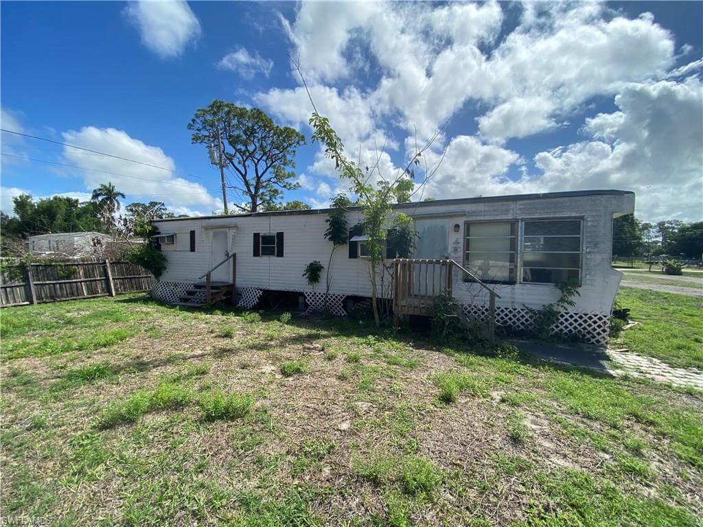 7838 Ebson DR 1 F NORTH FORT MYERS, FL 33917