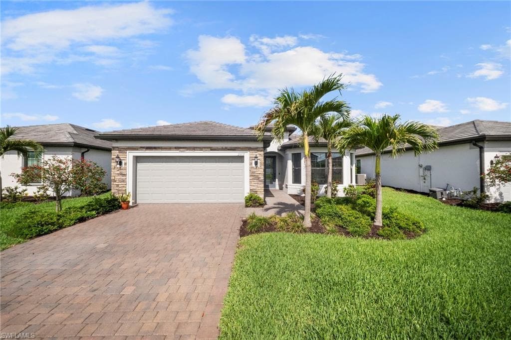20112 kingmont DR ESTERO, FL 33928