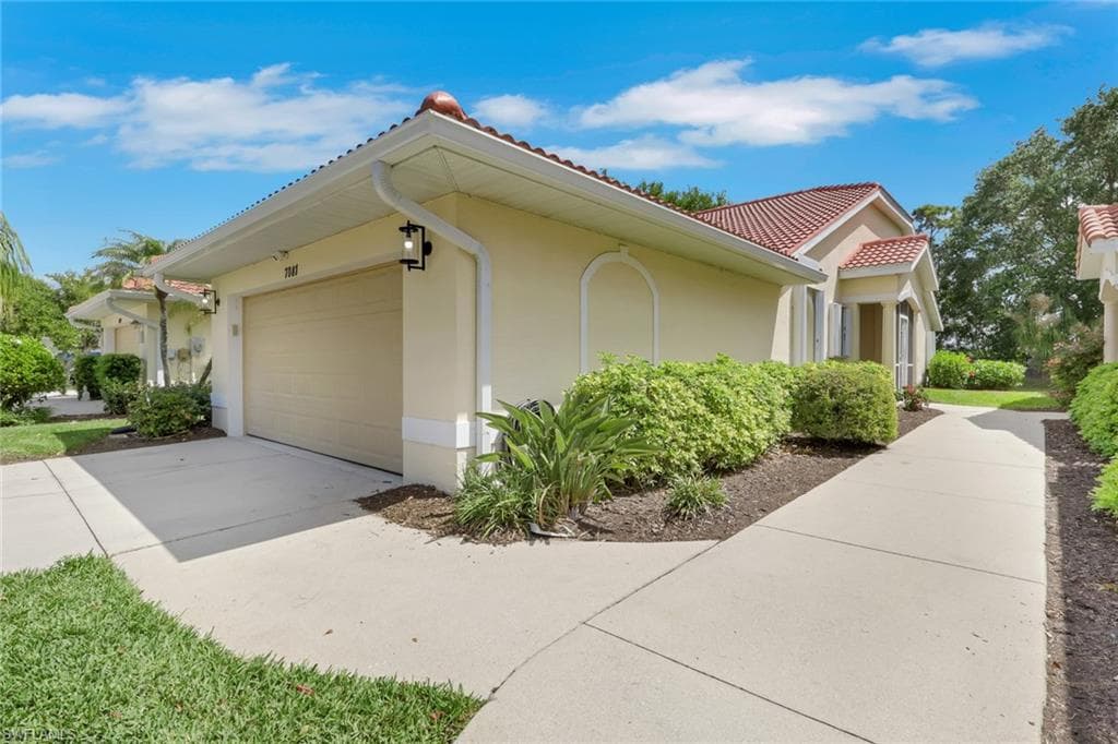 7081 Lone Oak BLVD NAPLES, FL 34109