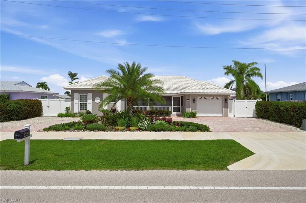 813 Barfield DR MARCO ISLAND, FL 34145