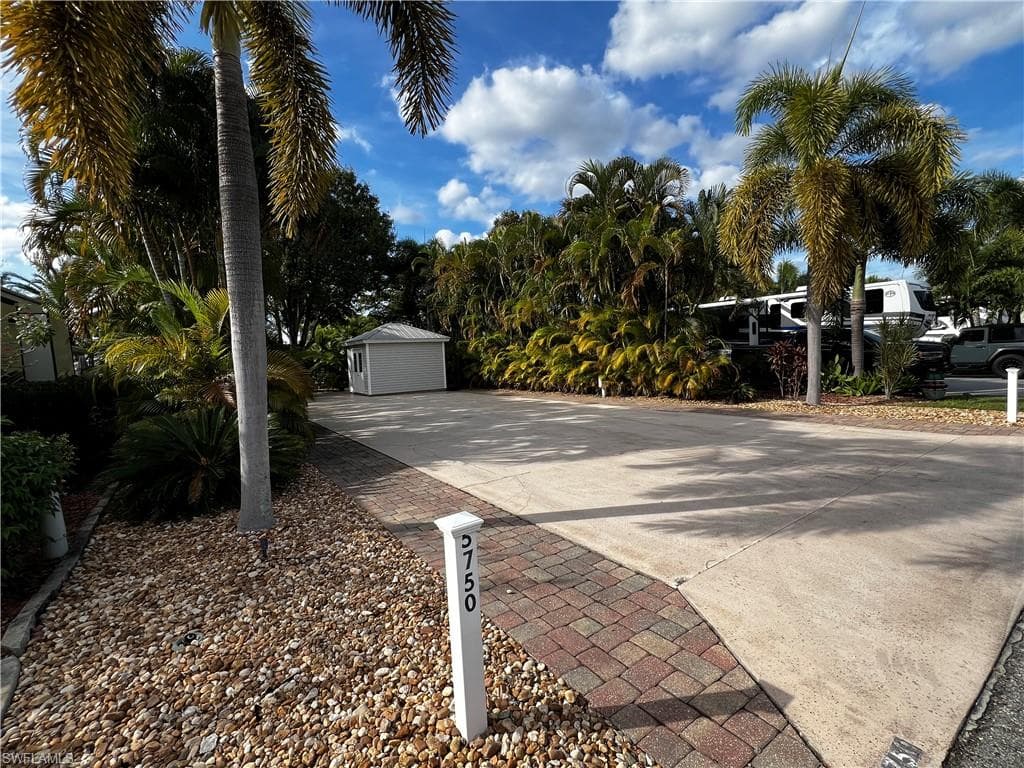 5750 Burrwood CT FORT MYERS, FL 33905
