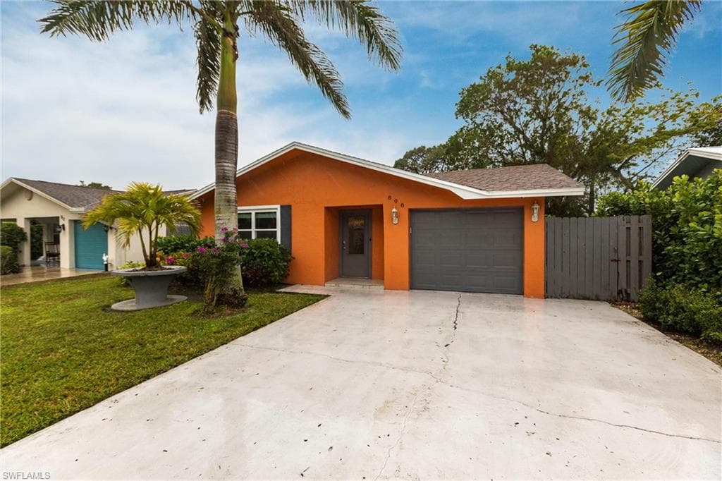 808 110th AVE N NAPLES, FL 34108