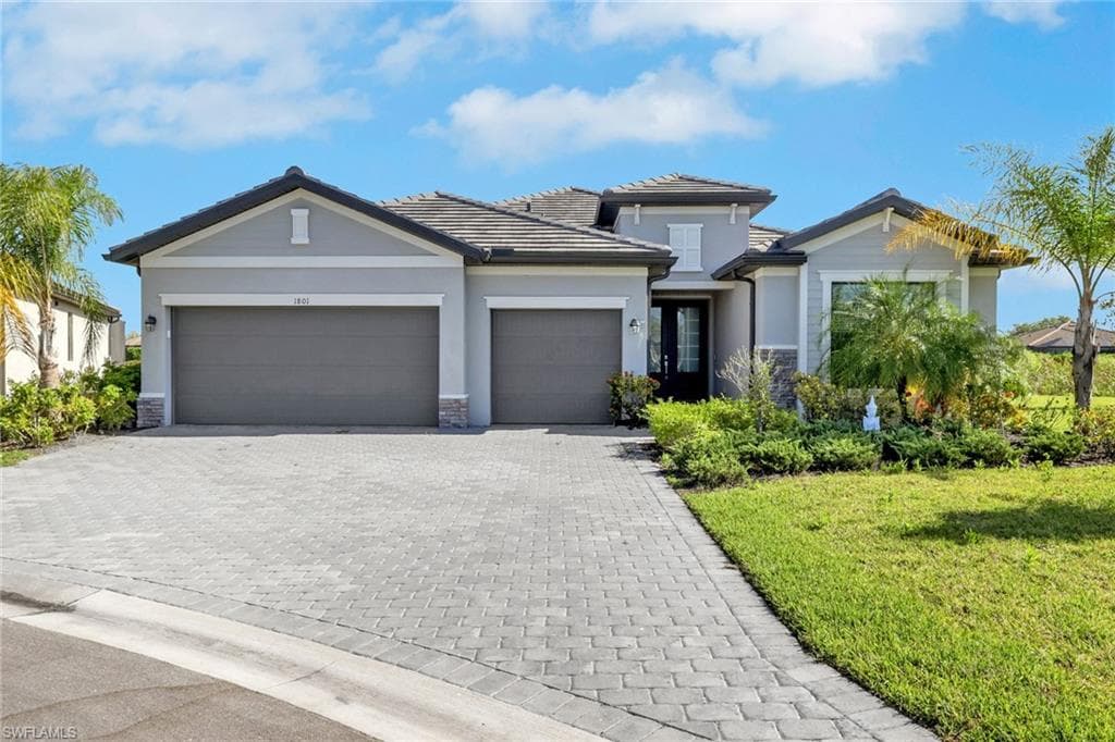 1801 HAGEN CT NAPLES, FL 34120
