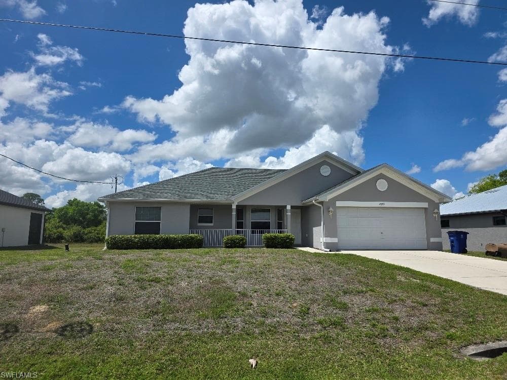6135 Higgins AVE FORT MYERS, FL 33905