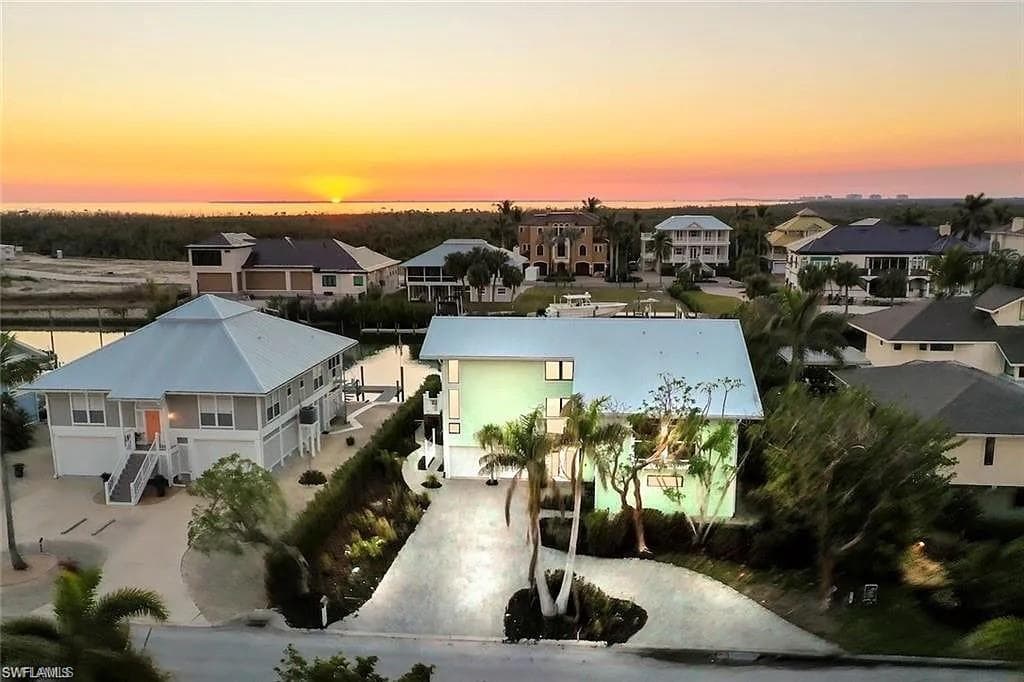 18292 Deep Passage LN FORT MYERS BEACH, FL 33931