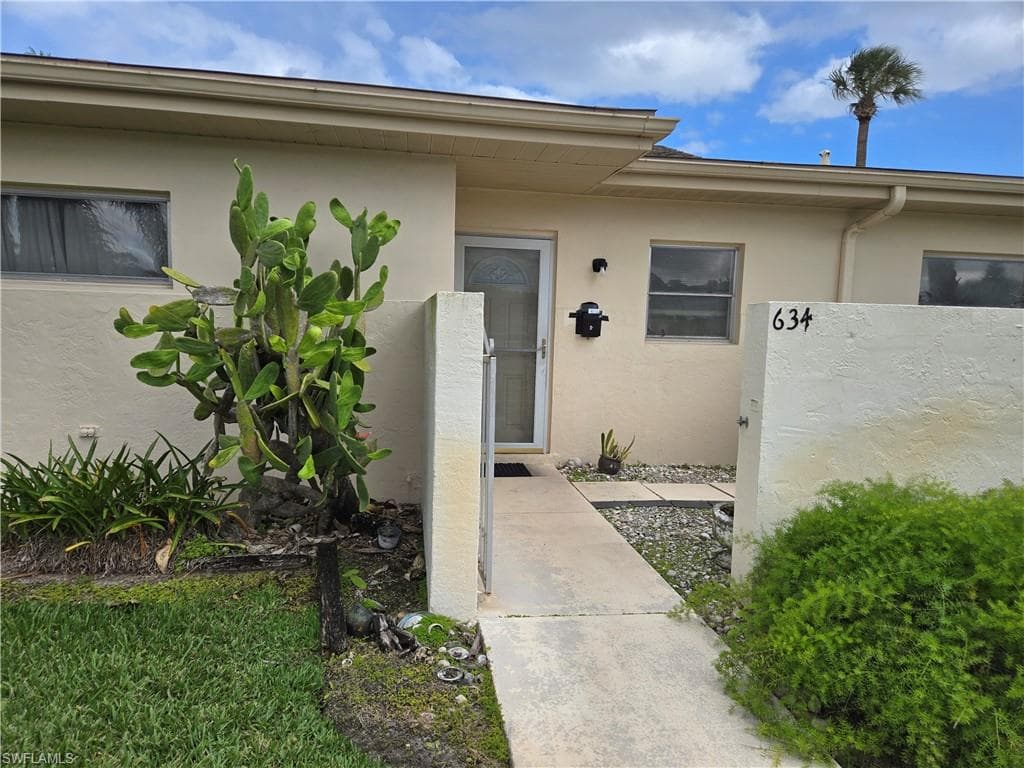 634 Joel BLVD LEHIGH ACRES, FL 33936