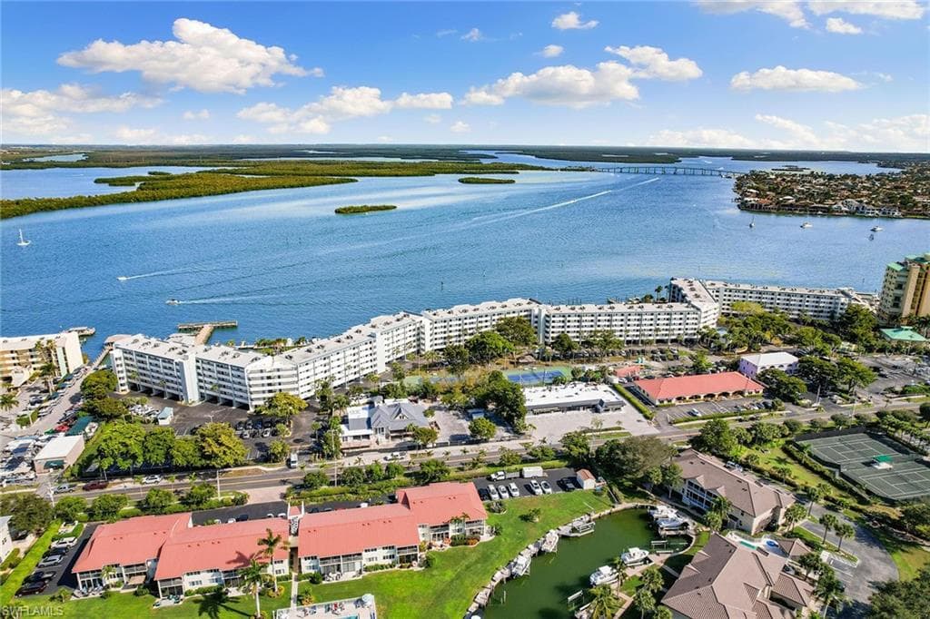 1085 Bald Eagle DR C406 MARCO ISLAND, FL 34145