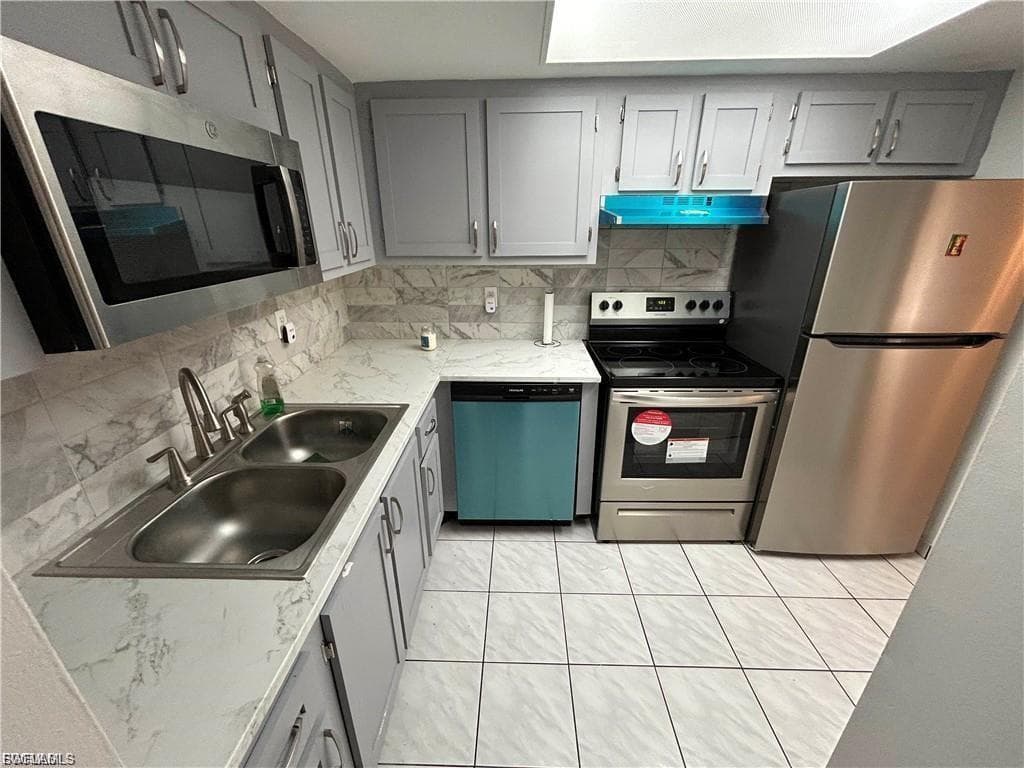 3704 Broadway 107 FORT MYERS, FL 33901