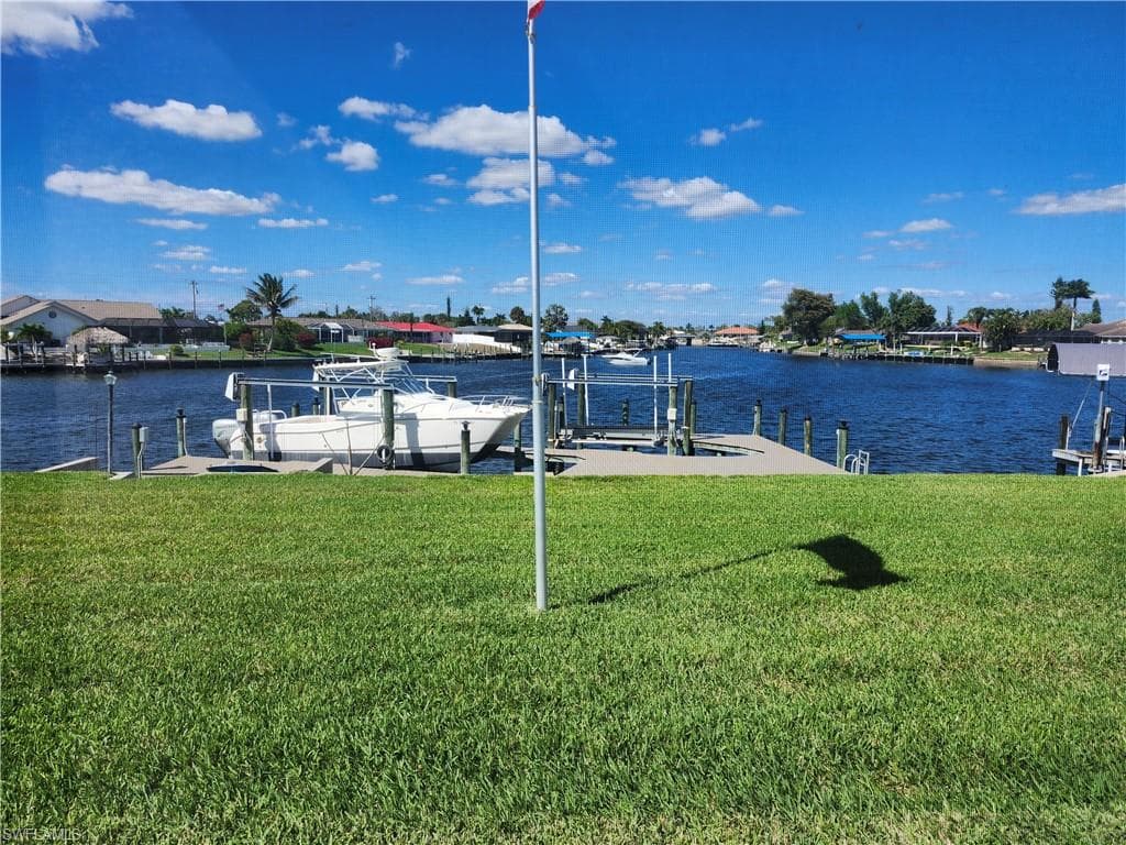 1119 SE 28th TER CAPE CORAL, FL 33904