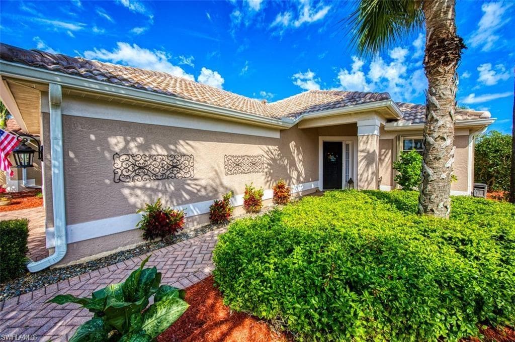 10092 Oakhurst WAY FORT MYERS, FL 33913