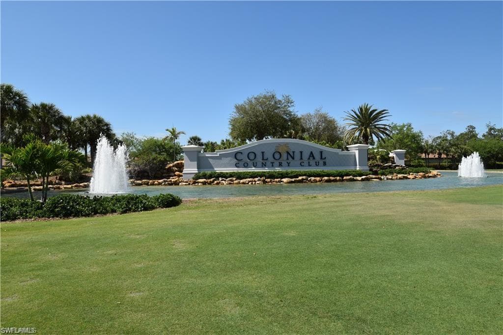 10072 Oakhurst WAY FORT MYERS, FL 33913