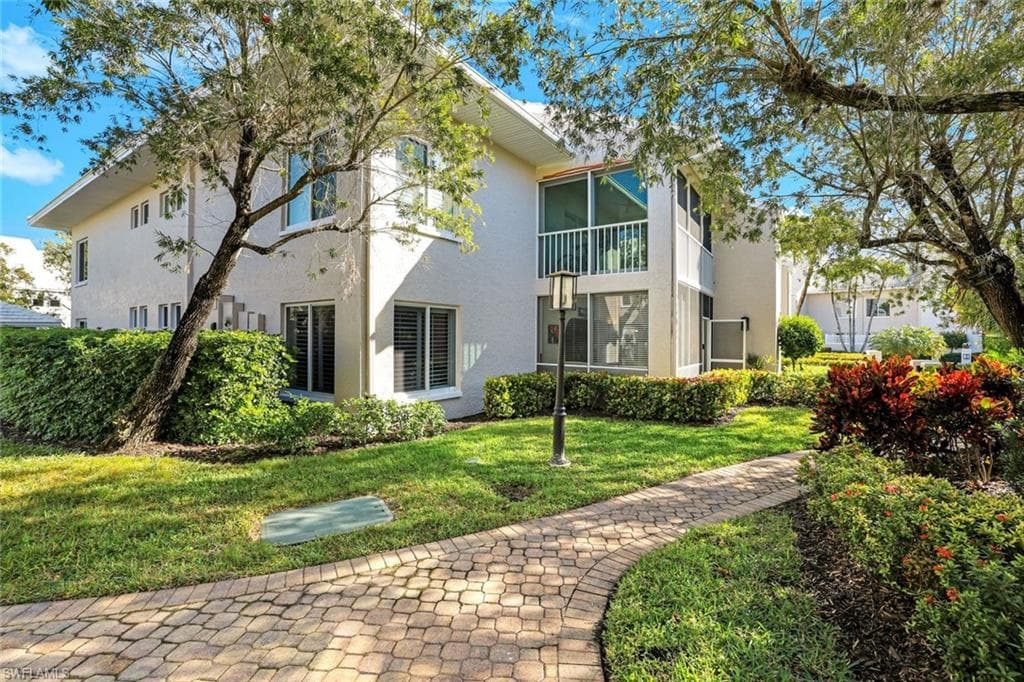 5801 Glencove DR 503 NAPLES, FL 34108