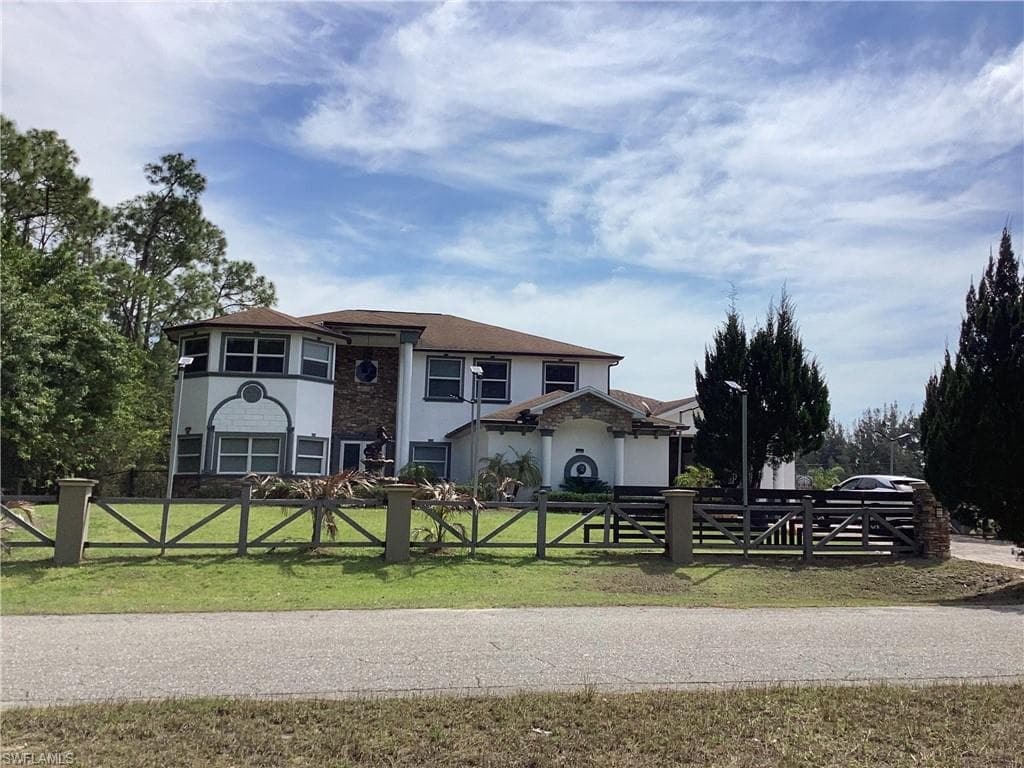 1702 Highland AVE LEHIGH ACRES, FL 33972