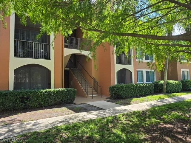 1210 Reserve WAY 204 NAPLES, FL 34105
