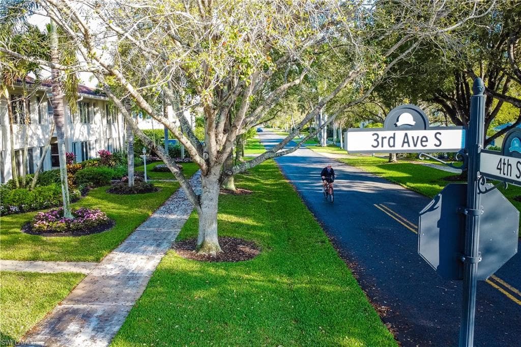 290 4th ST S 202 NAPLES, FL 34102