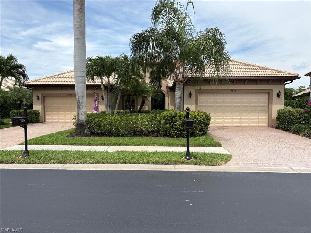 7476 Moorgate Point WAY NAPLES, FL 34113