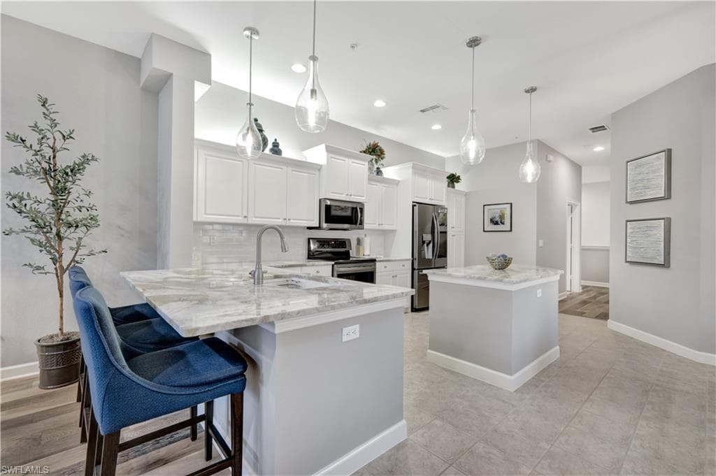 8661 Piazza Del Lago CIR 204 ESTERO, FL 33928