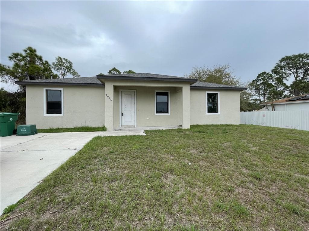 8046 Memory CIR LABELLE, FL 33935