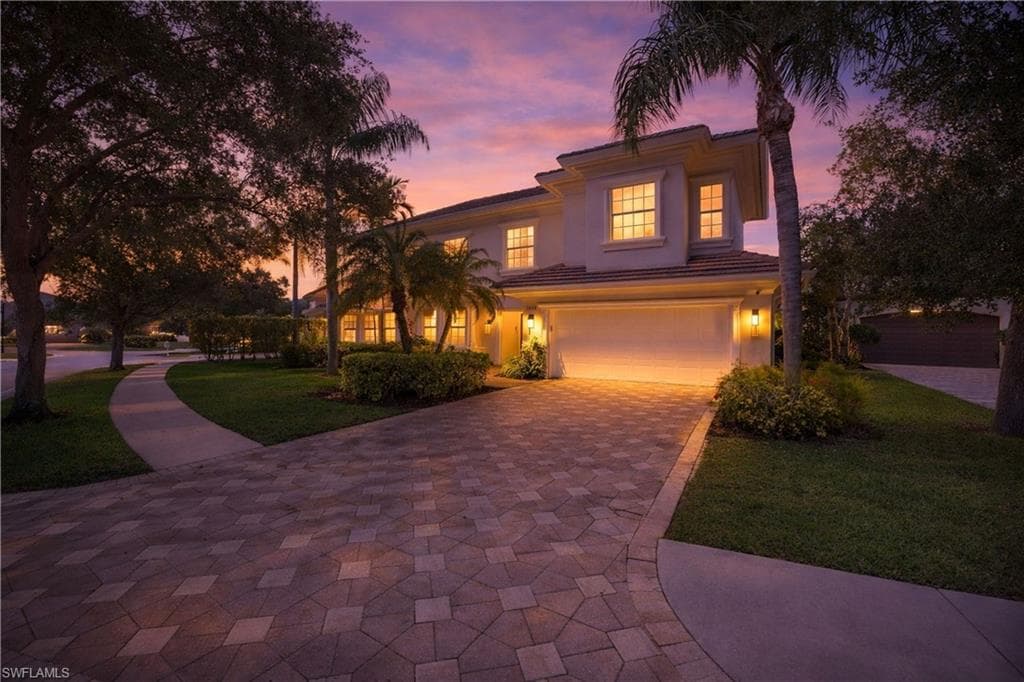 2844 Coco Lakes DR NAPLES, FL 34105