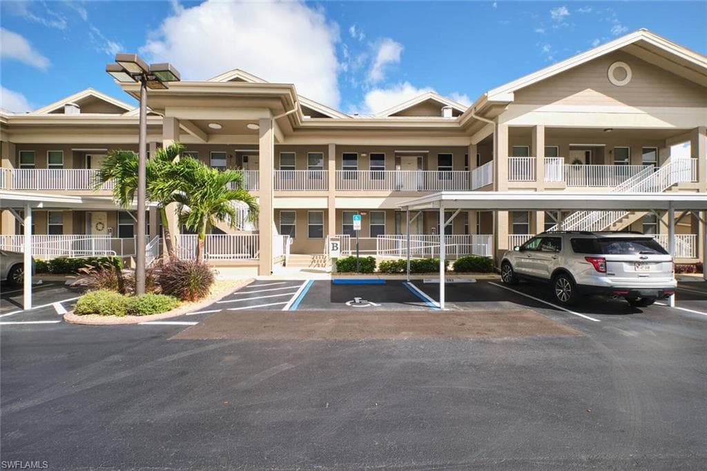15256 Riverbend BLVD 202 NORTH FORT MYERS, FL 33917