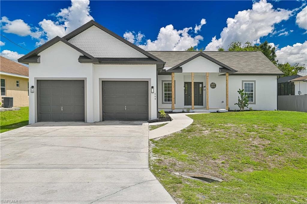 668 Kingsbury ST E LEHIGH ACRES, FL 33974