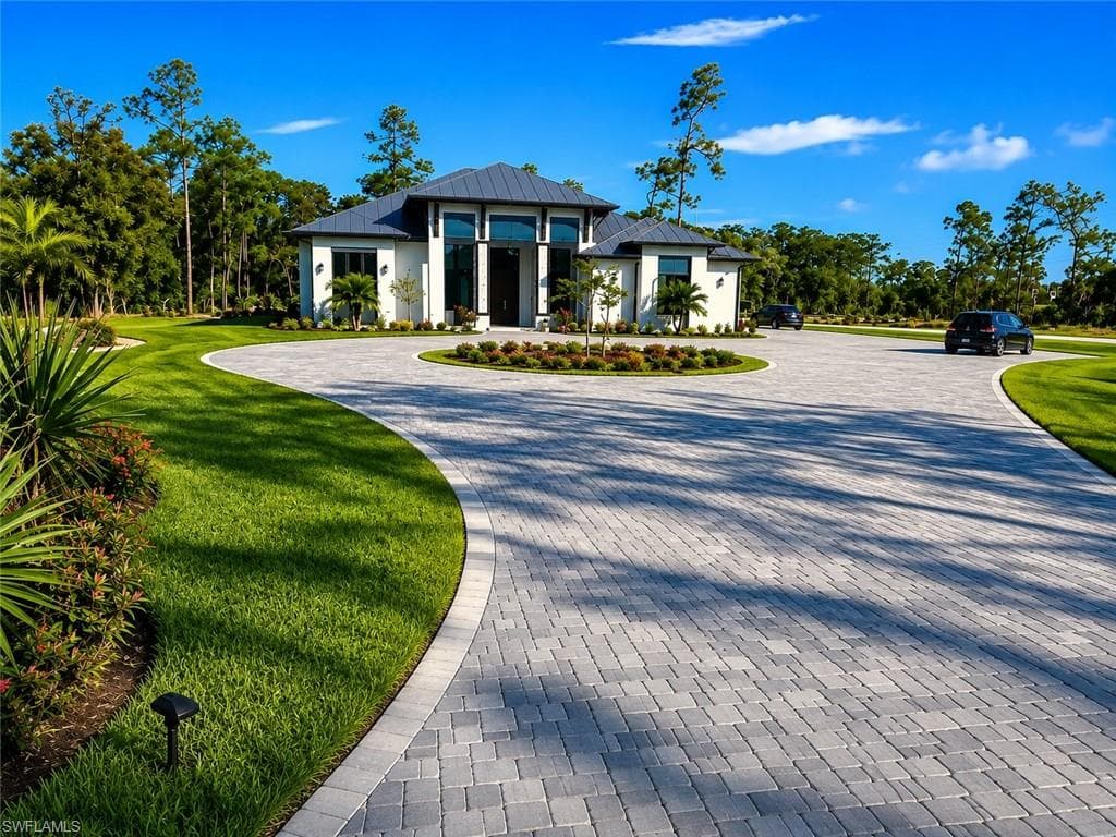 6423 Livingston Woods LN NAPLES, FL 34109