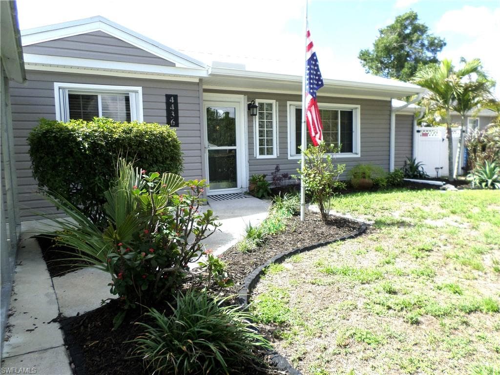 4436 Poinsettia ST FORT MYERS, FL 33905