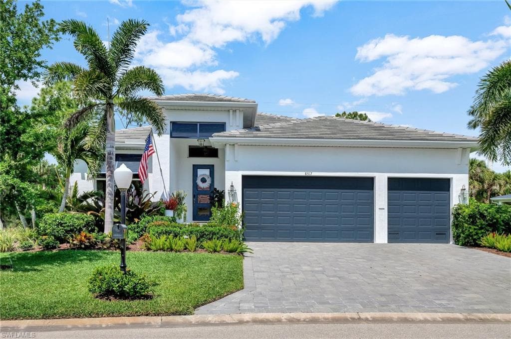 8517 S Lake CIR FORT MYERS, FL 33908