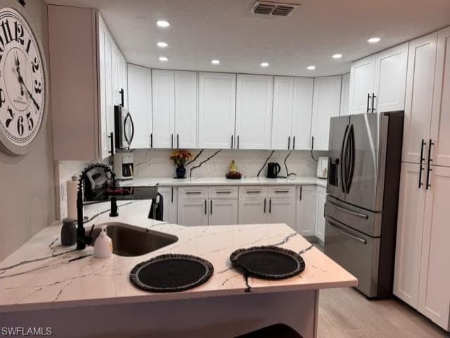 3928 SE 11th PL 401 CAPE CORAL, FL 33904