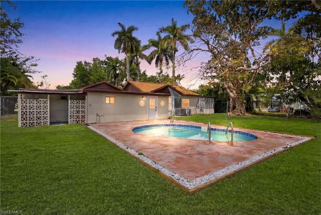363 New York DR FORT MYERS, FL 33905