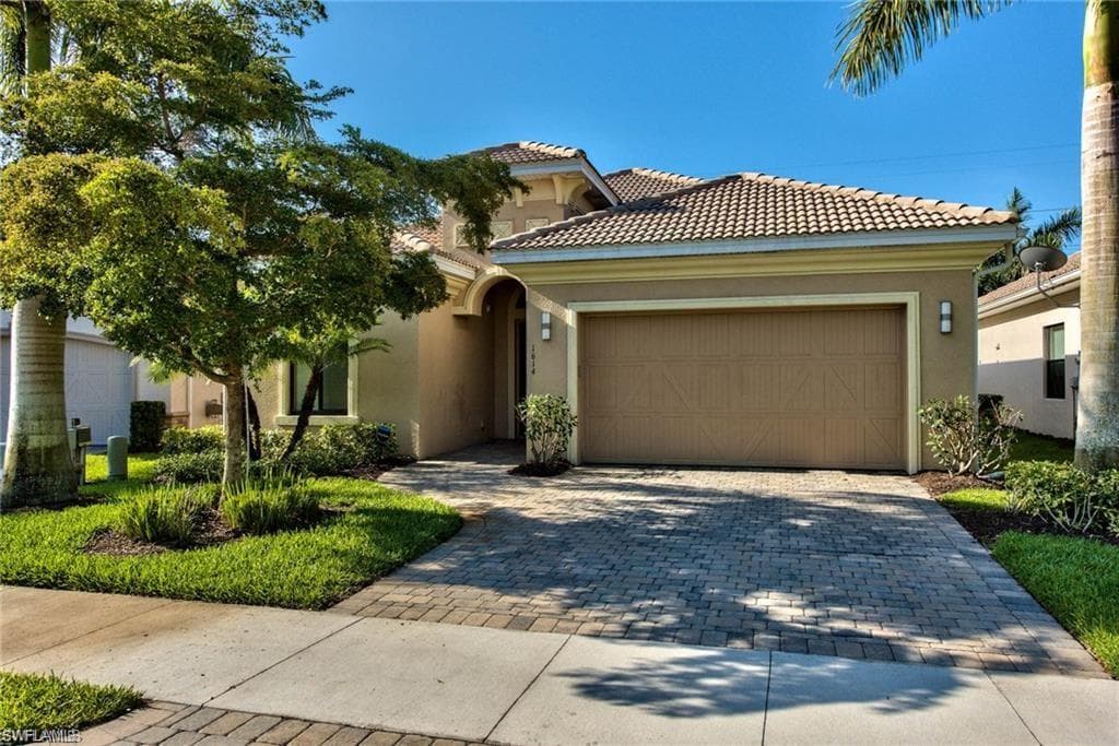 1614 Serrano CIR NAPLES, FL 34105
