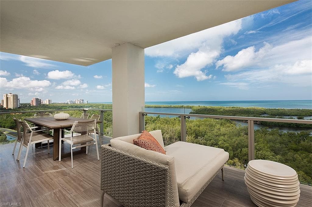 6897 Grenadier BLVD 1001 NAPLES, FL 34108