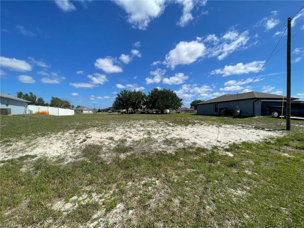 615 NW 29th ST CAPE CORAL, FL 33993