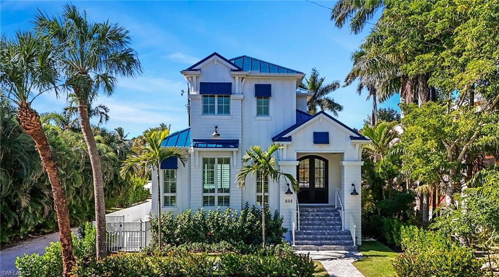 844 8th ST S NAPLES, FL 34102