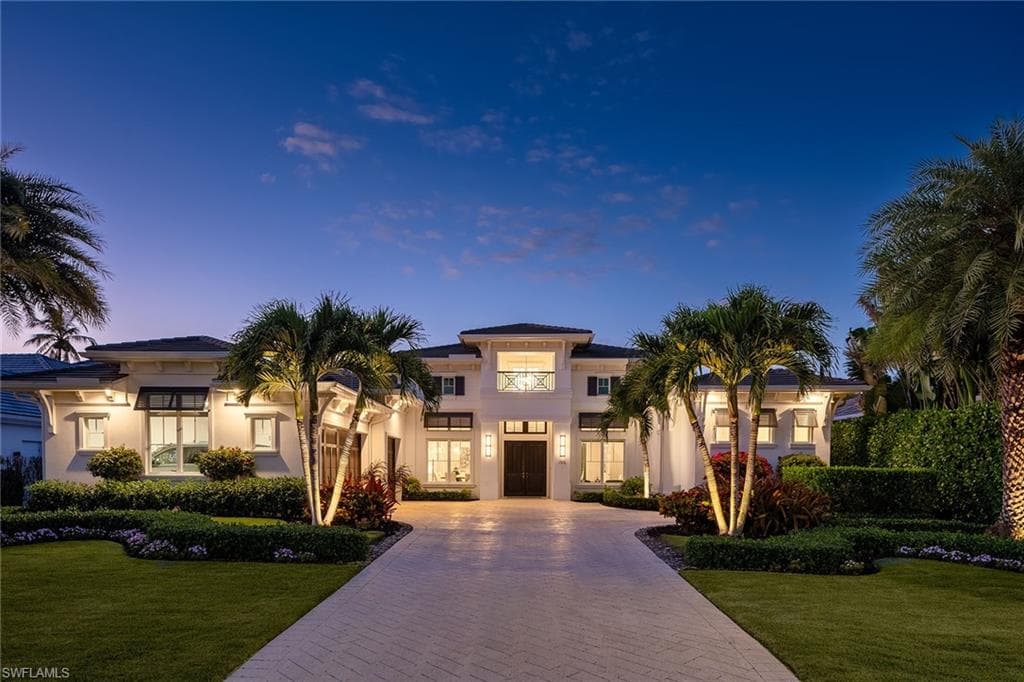 705 Wedge DR NAPLES, FL 34103