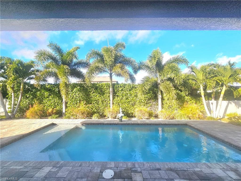 1919 SW 26th TER CAPE CORAL, FL 33914