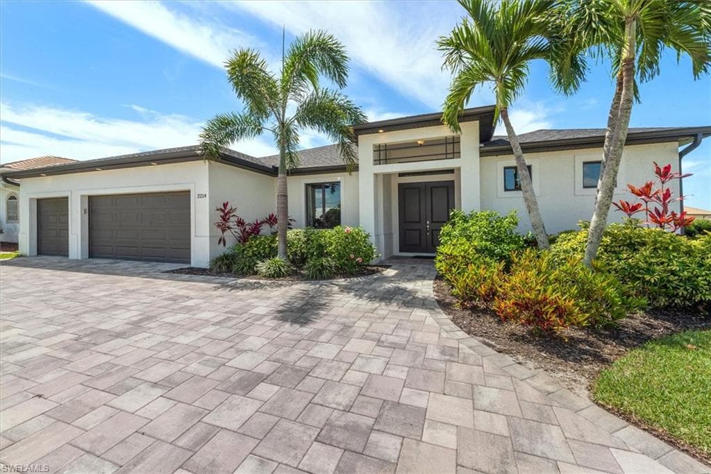 2214 Cape Coral PKWY W CAPE CORAL, FL 33914