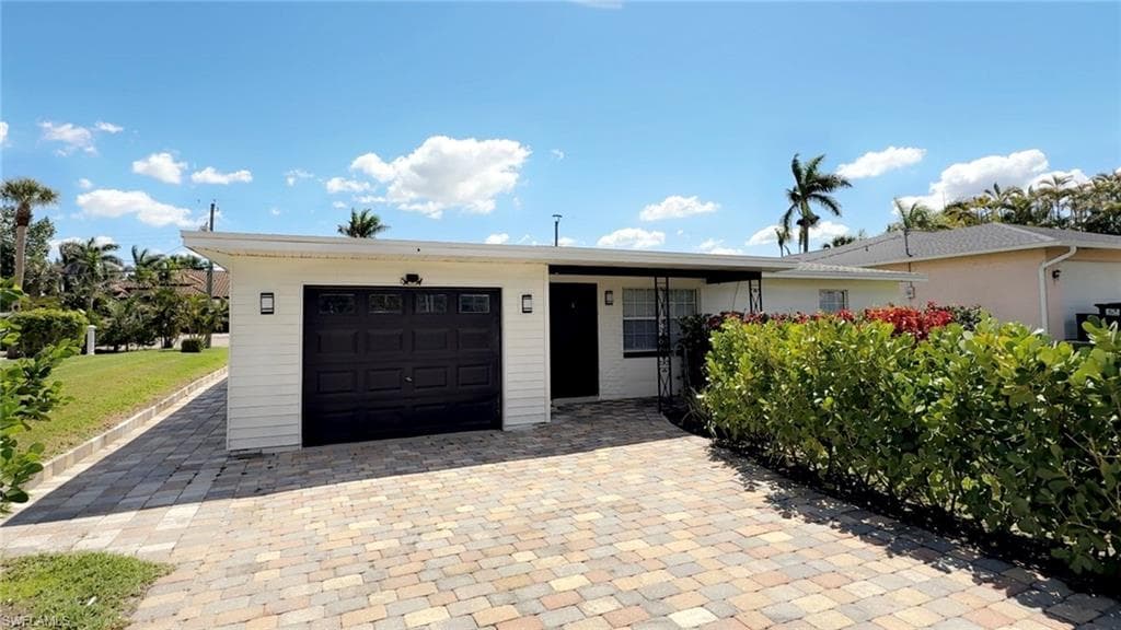 14713 Kimberly LN FORT MYERS, FL 33908