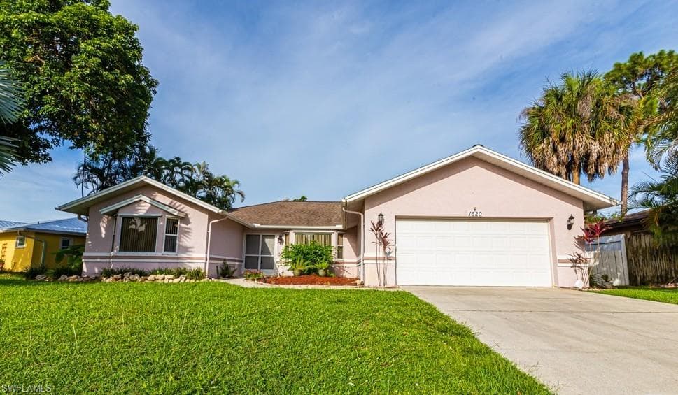 1620 Forest Lakes BLVD NAPLES, FL 34105