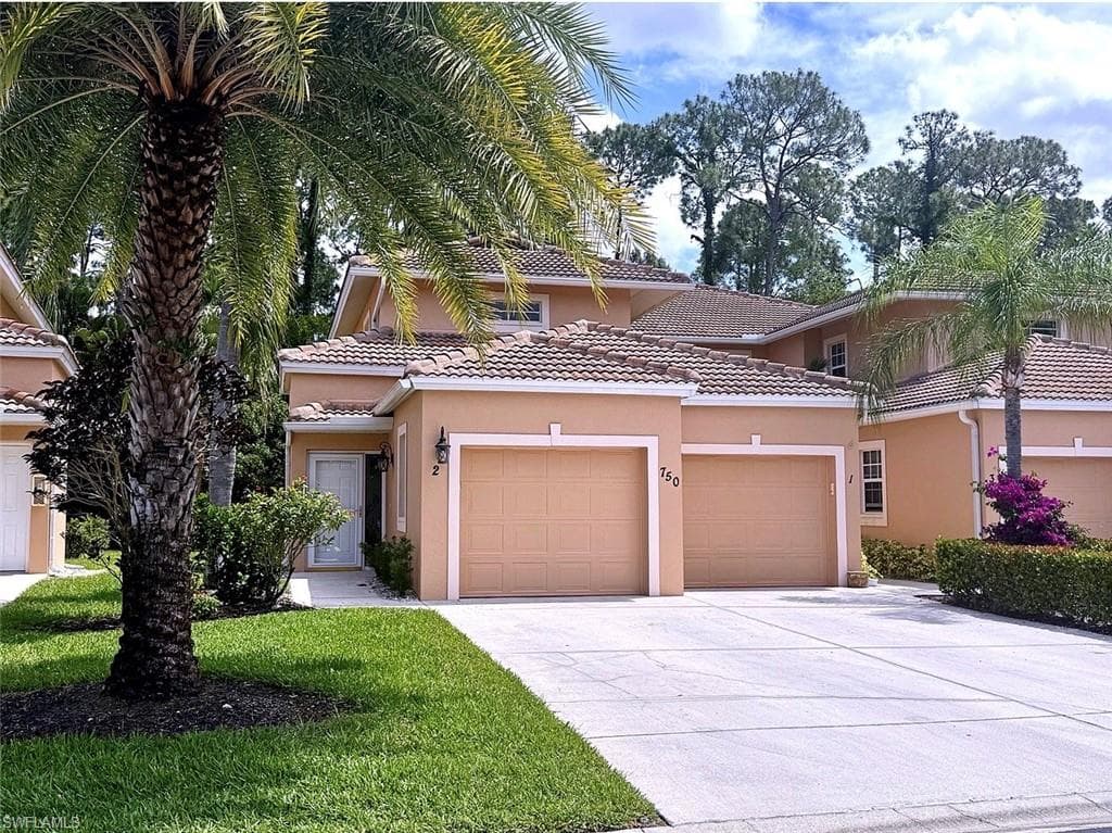 750 Luisa LN 2 NAPLES, FL 34104