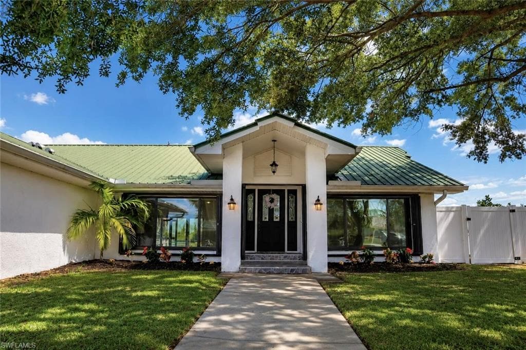 3049 11th PL CAPE CORAL, FL 33914
