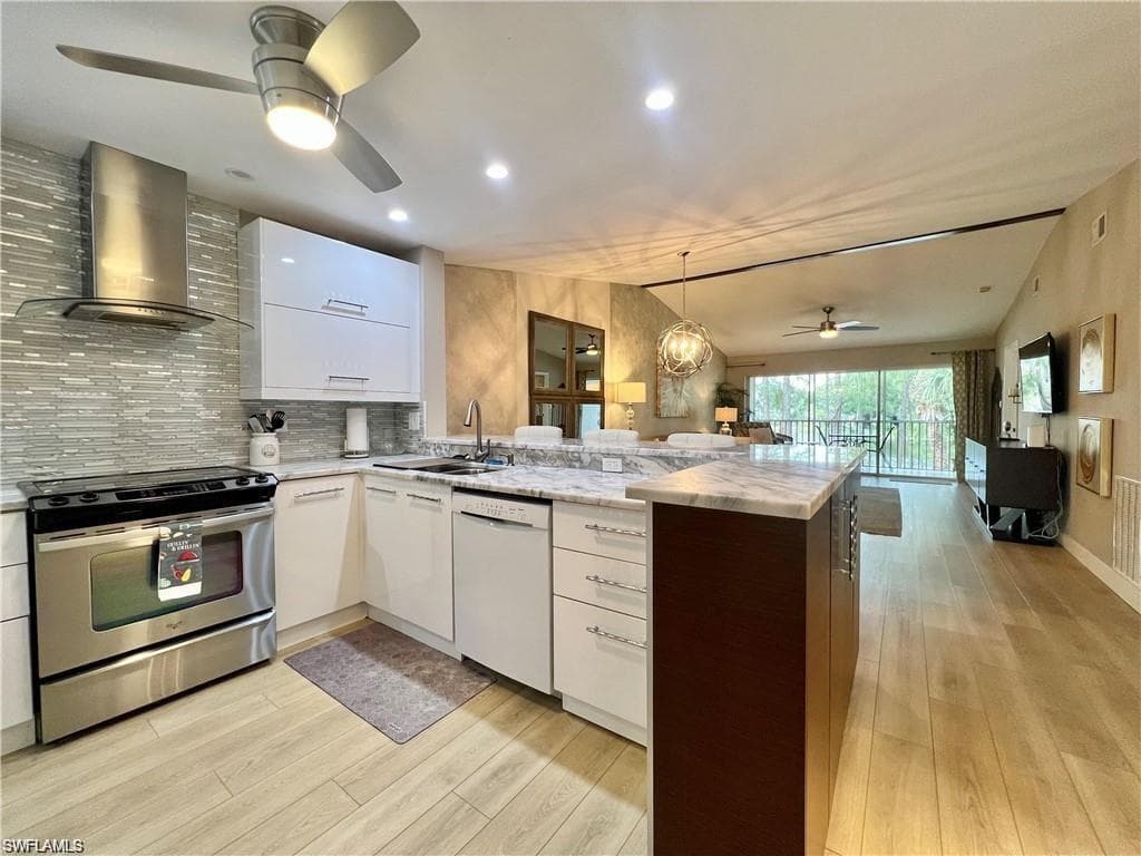 1120 Sarah Jean CIR B205 NAPLES, FL 34110