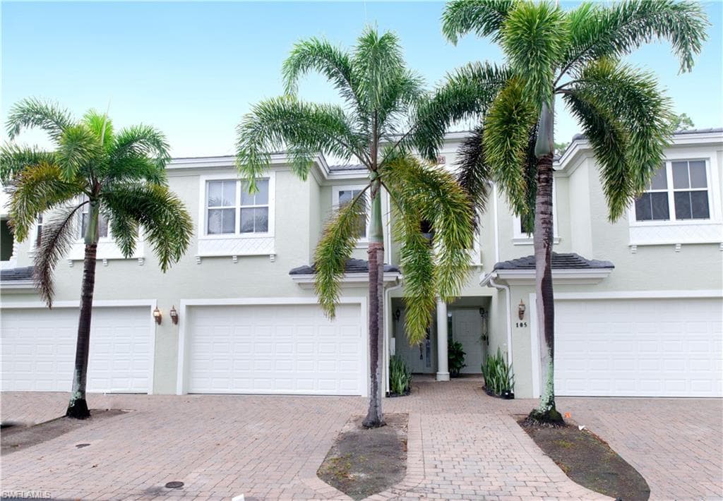 1395 Mariposa CIR 104 NAPLES, FL 34105