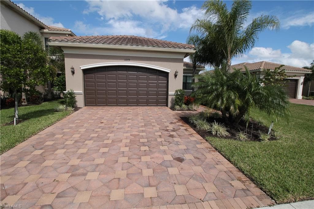 3279 Tahoe CT NAPLES, FL 34119