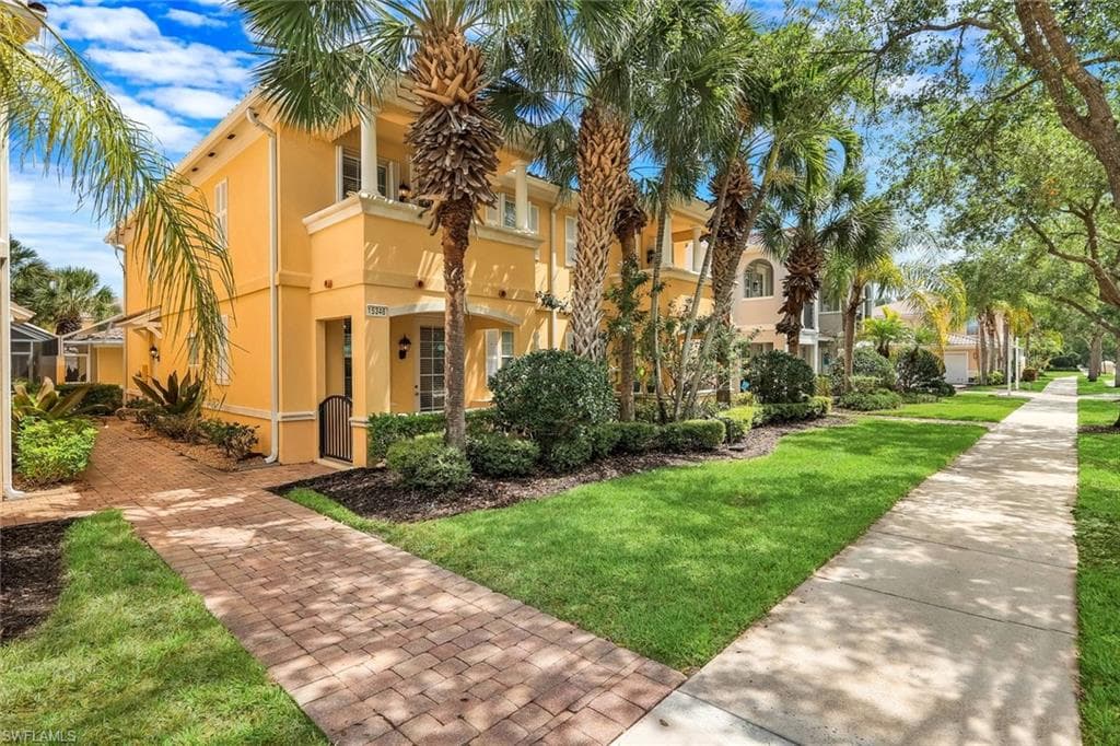 15348 LATITUDE DR BONITA SPRINGS, FL 34135