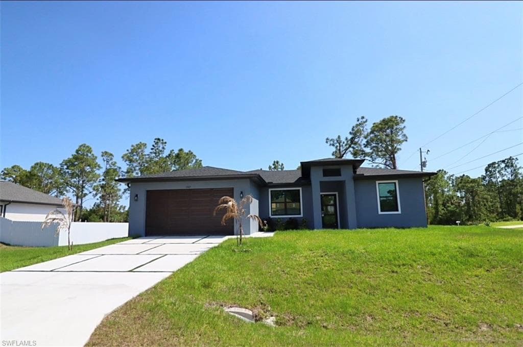 1507 11th ST LEHIGH ACRES, FL 33972