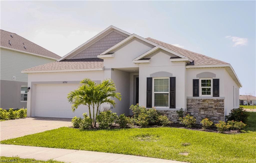8792 Cascade Price CIR NORTH FORT MYERS, FL 33917