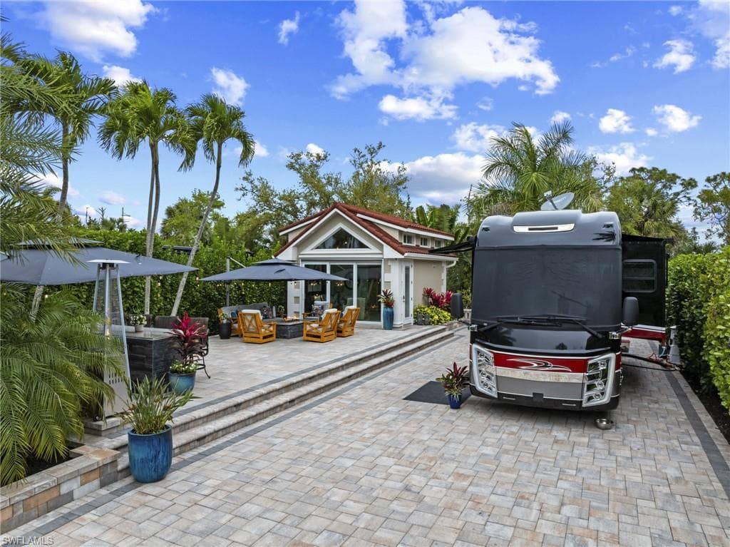 4706 Southern Breeze DR NAPLES, FL 34114